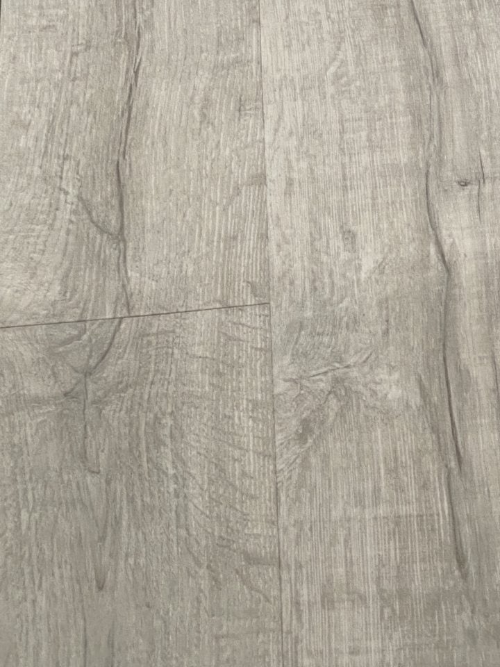 Skylight Oak Click LVT flooring Only £22.99 m<sup>2</sup>